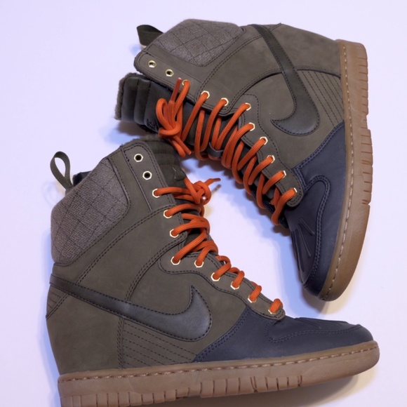 Size 7 - Nike Dunk Sky SneakerBoot 2.0 Dark Loden Raspberry - Picture 11 of 14